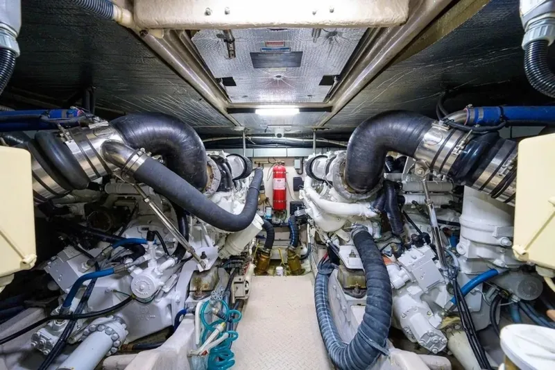 Slide: The Image of Sea Ray 550 Sundancer 2004 - 23