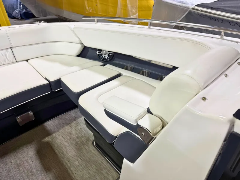 Slide: The Image of Regal 2800 Bowrider 2019 - 3