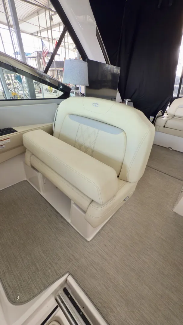 Slide: The Image of Regal 33 Express 2020 - 6