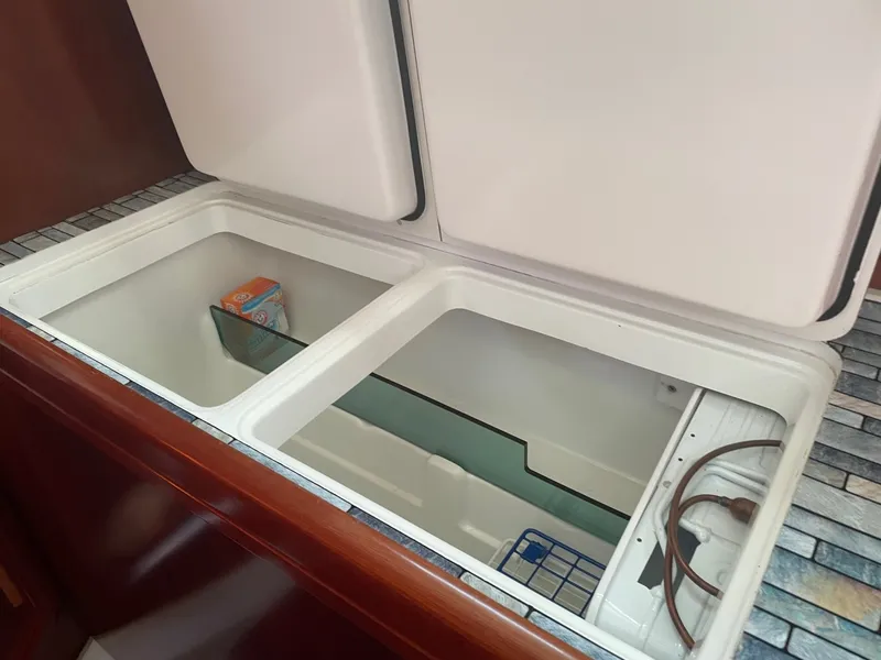 Slide: The Image of Beneteau 42 CC 2005 - 11