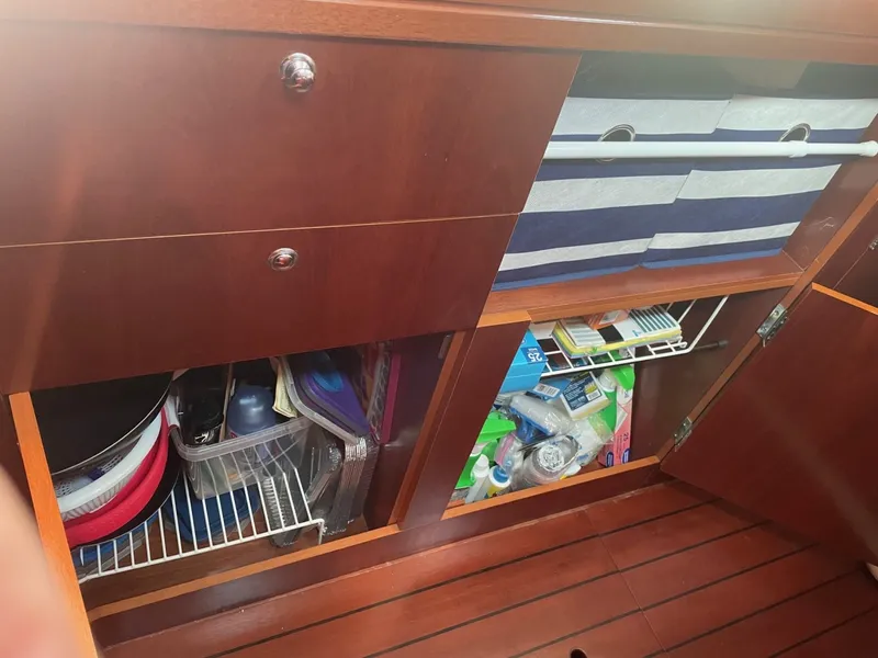 Slide: The Image of Beneteau 42 CC 2005 - 13