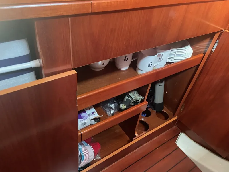 Slide: The Image of Beneteau 42 CC 2005 - 14