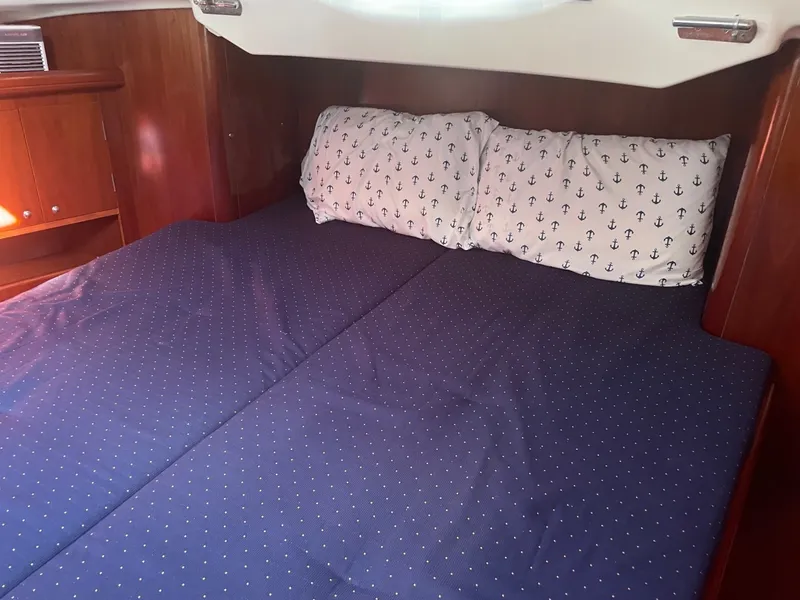 Slide: The Image of Beneteau 42 CC 2005 - 17