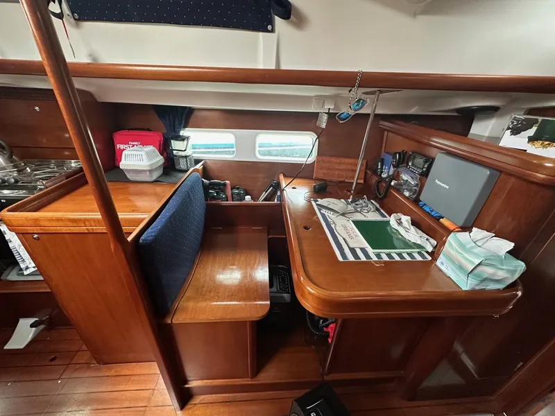 Slide: The Image of Beneteau 42 CC 2005 - 8