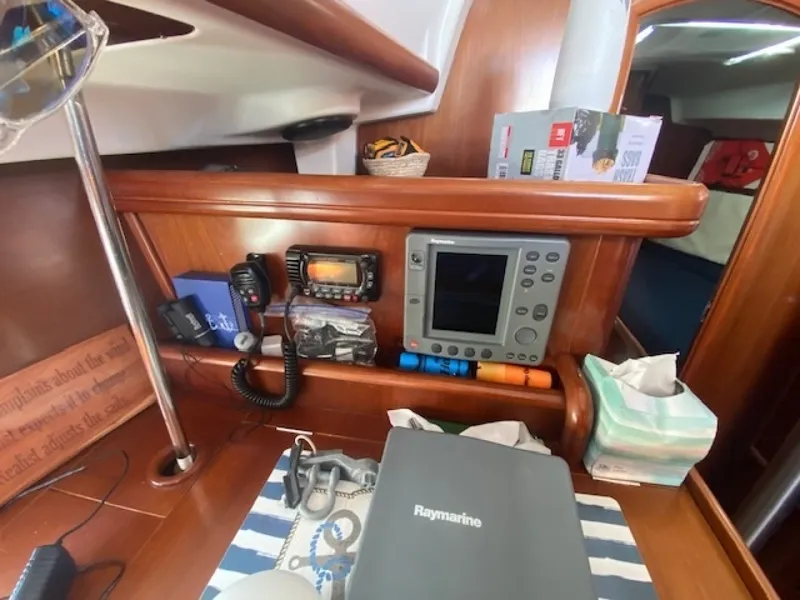 Slide: The Image of Beneteau 42 CC 2005 - 9