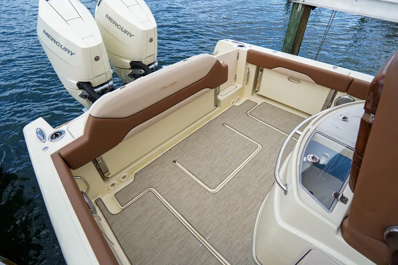 Slide: The Image of Chris-Craft 31 Catalina 2026 - 10