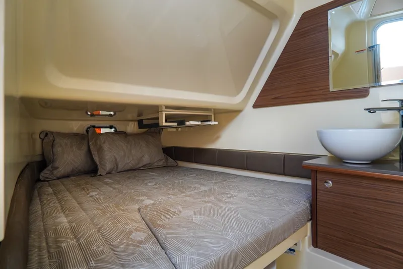 Slide: The Image of Chris-Craft 31 Catalina 2026 - 18