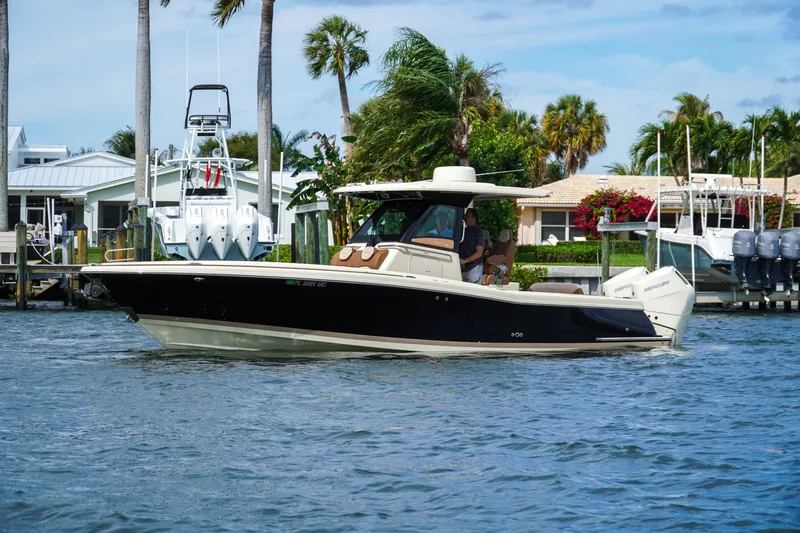 Slide: The Image of Chris-Craft 31 Catalina 2026 - 2