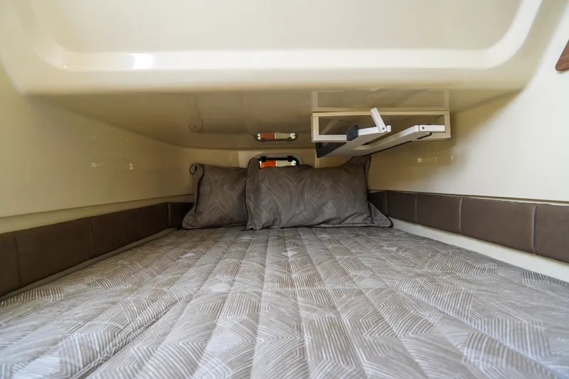 Slide: The Image of Chris-Craft 31 Catalina 2026 - 21