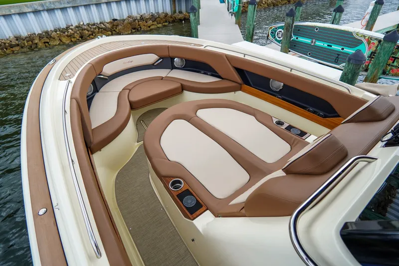 Slide: The Image of Chris-Craft 31 Catalina 2026 - 22