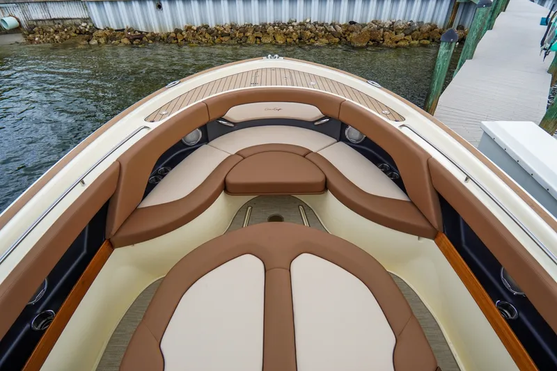 Slide: The Image of Chris-Craft 31 Catalina 2026 - 24