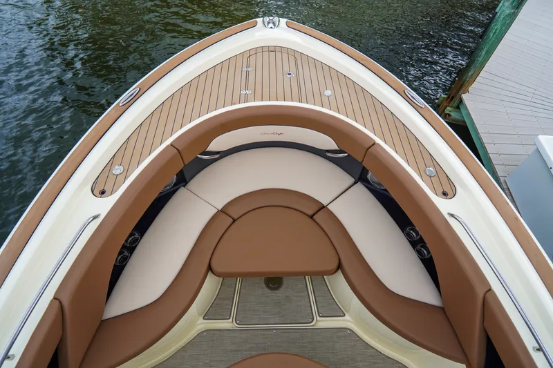 Slide: The Image of Chris-Craft 31 Catalina 2026 - 25
