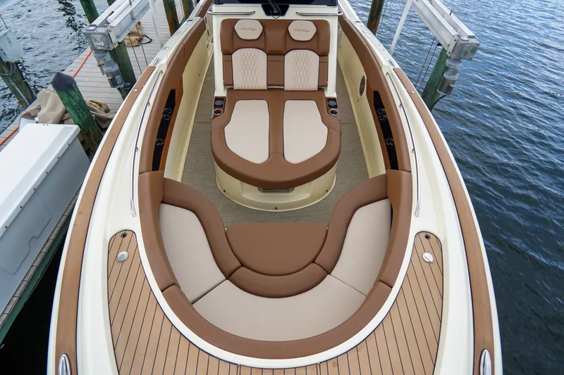 Slide: The Image of Chris-Craft 31 Catalina 2026 - 26