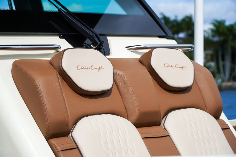 Slide: The Image of Chris-Craft 31 Catalina 2026 - 28