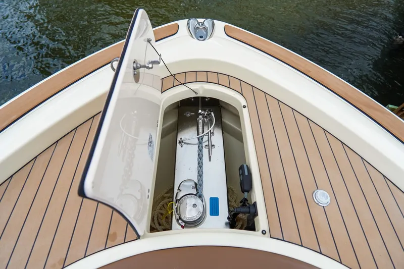 Slide: The Image of Chris-Craft 31 Catalina 2026 - 29
