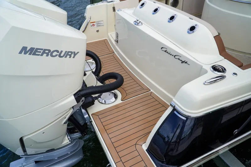 Slide: The Image of Chris-Craft 31 Catalina 2026 - 38