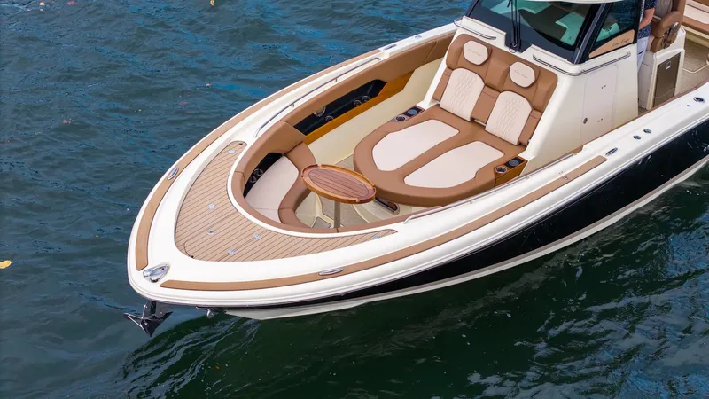Slide: The Image of Chris-Craft 31 Catalina 2026 - 4