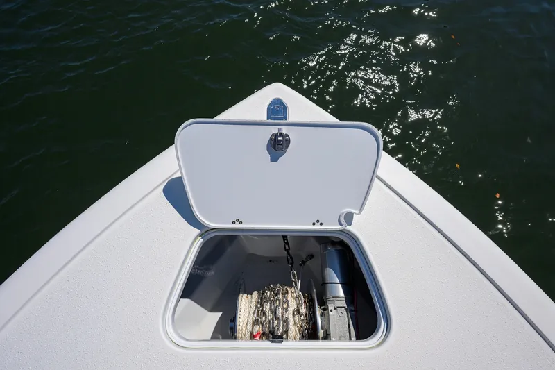 Slide: The Image of Yellowfin 34 Offshore 2023 - 9