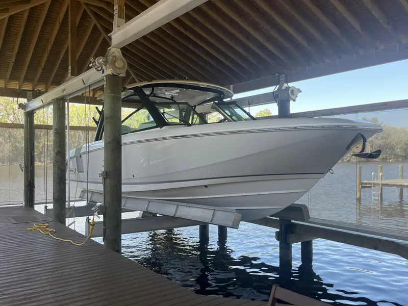 The Image of Boston Whaler 320 Vantage 2022 - 0