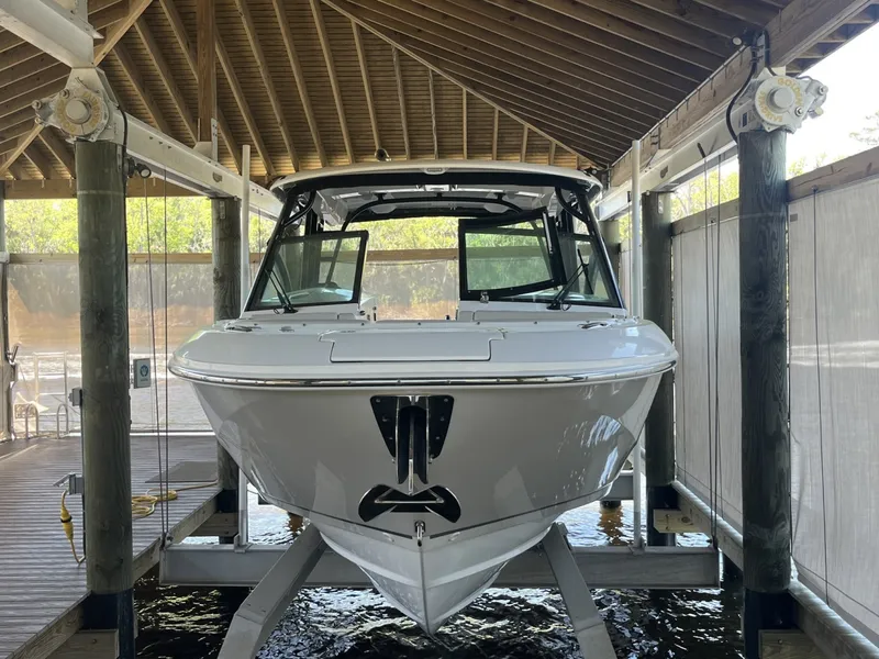 Slide: The Image of Boston Whaler 320 Vantage 2022 - 2