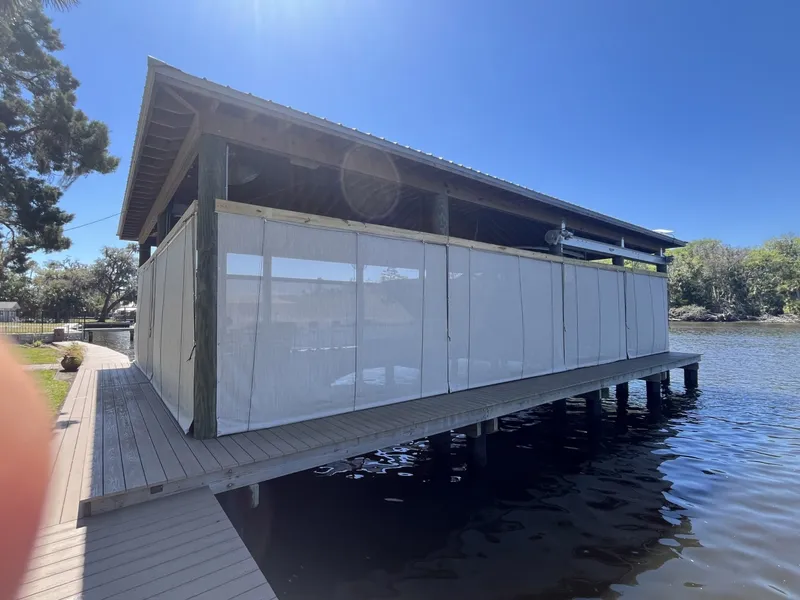 Slide: The Image of Boston Whaler 320 Vantage 2022 - 29