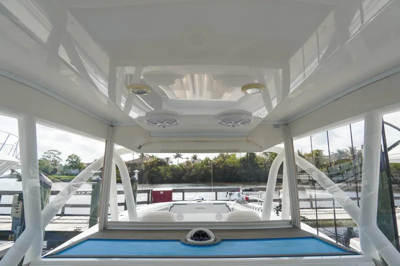 Slide: The Image of Sea Hunter 41 CTS 2022 - 12