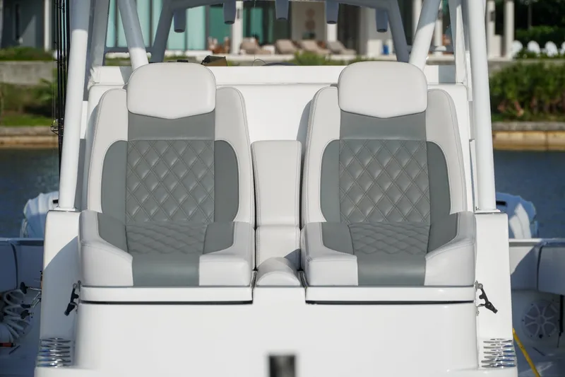 Slide: The Image of Sea Hunter 41 CTS 2022 - 16