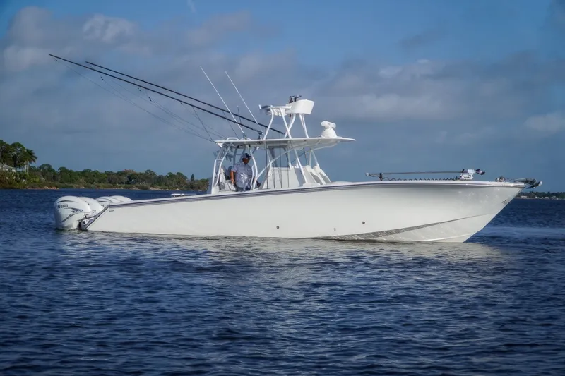 Slide: The Image of Sea Hunter 41 CTS 2022 - 31