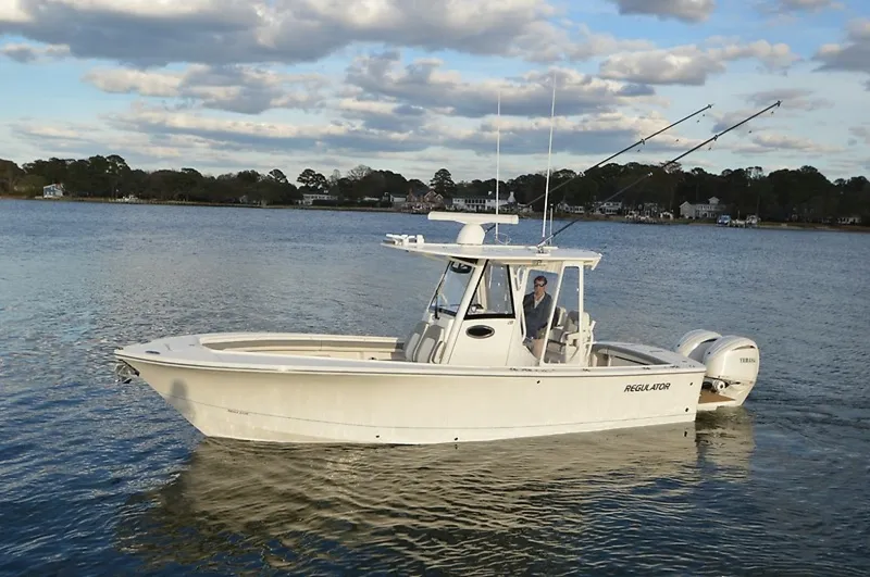 The Image of Regulator Marine 28 FS 2024 - 0