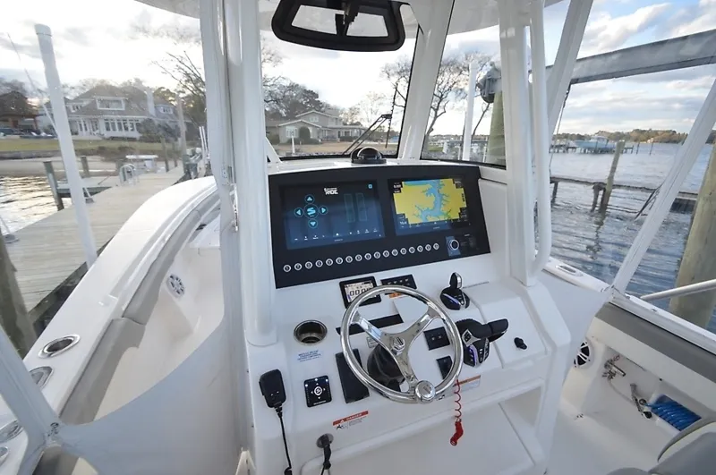 Slide: The Image of Regulator Marine 28 FS 2024 - 16