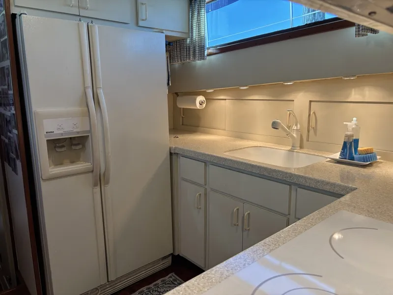Slide: The Image of Hatteras Motor Yacht 1979 - 18