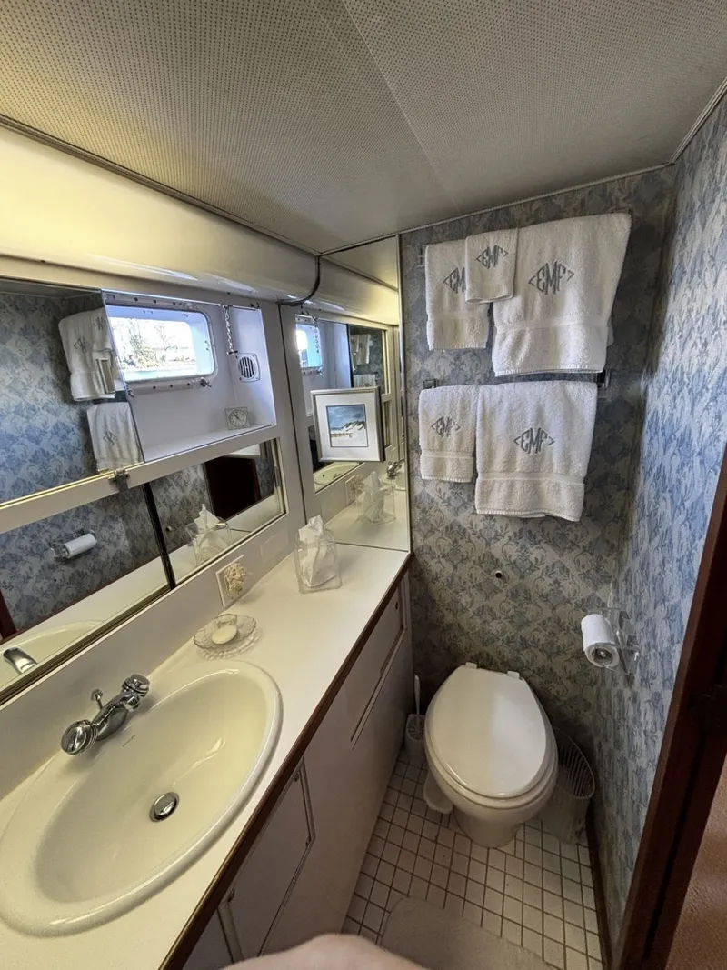 Slide: The Image of Hatteras Motor Yacht 1979 - 33