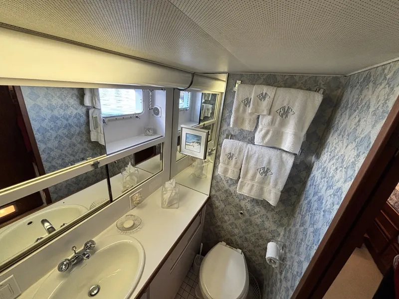 Slide: The Image of Hatteras Motor Yacht 1979 - 34