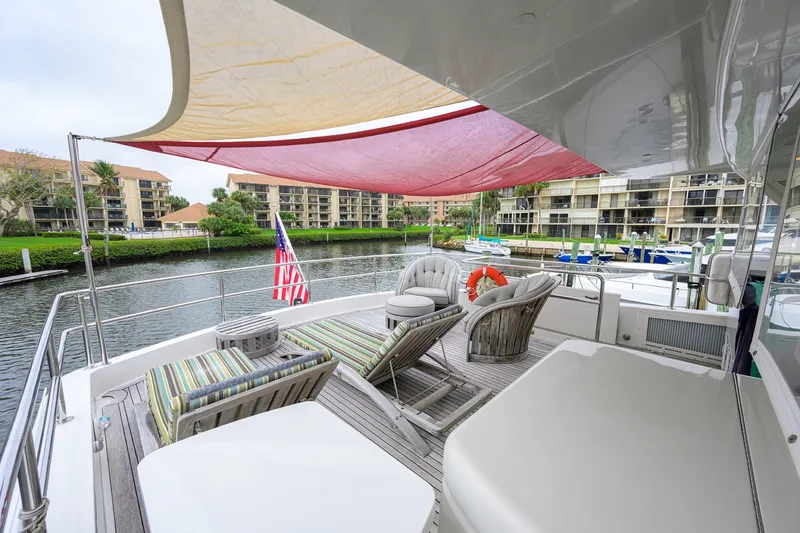 Slide: The Image of Hatteras 80 Motor Yacht 2013 - 43