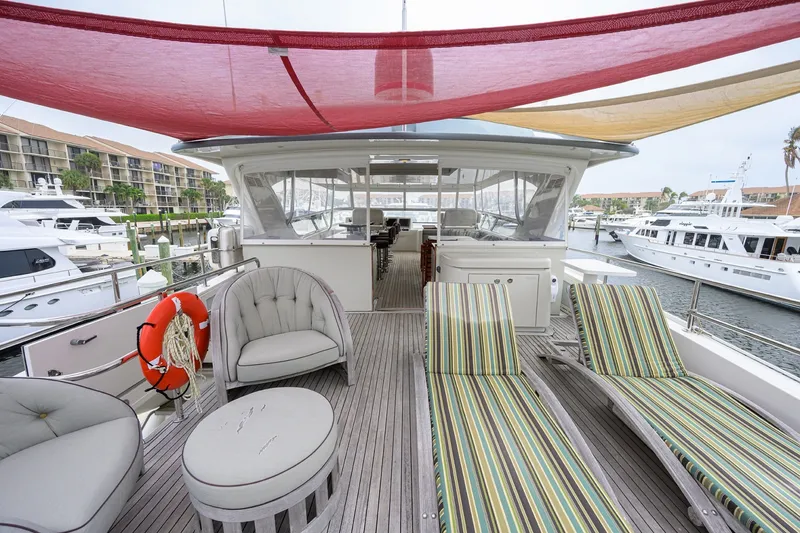 Slide: The Image of Hatteras 80 Motor Yacht 2013 - 45