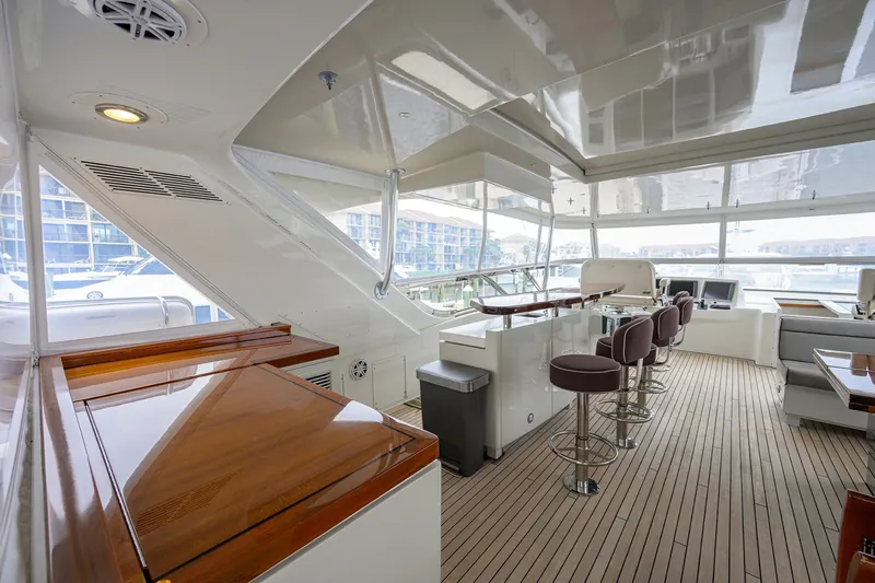 Slide: The Image of Hatteras 80 Motor Yacht 2013 - 48