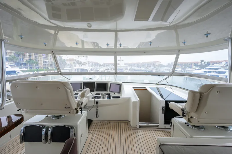 Slide: The Image of Hatteras 80 Motor Yacht 2013 - 51