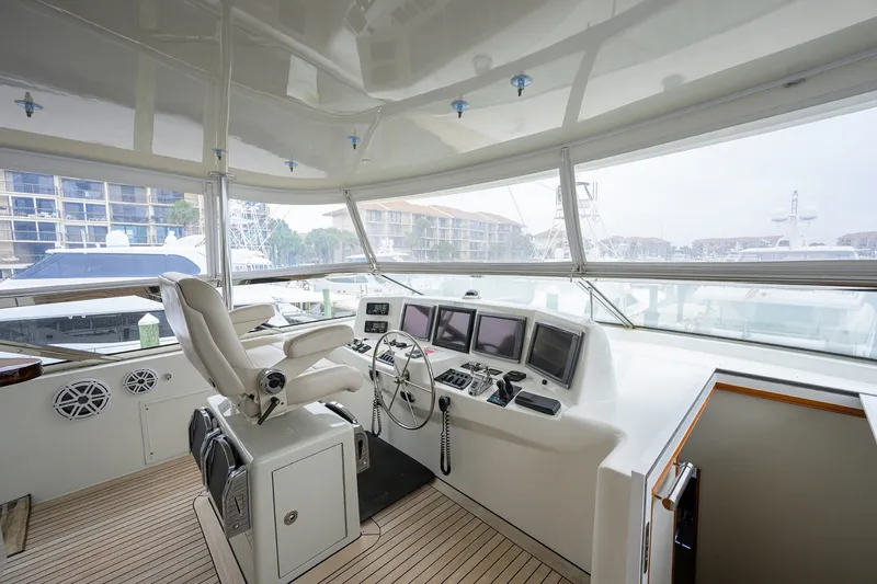 Slide: The Image of Hatteras 80 Motor Yacht 2013 - 52