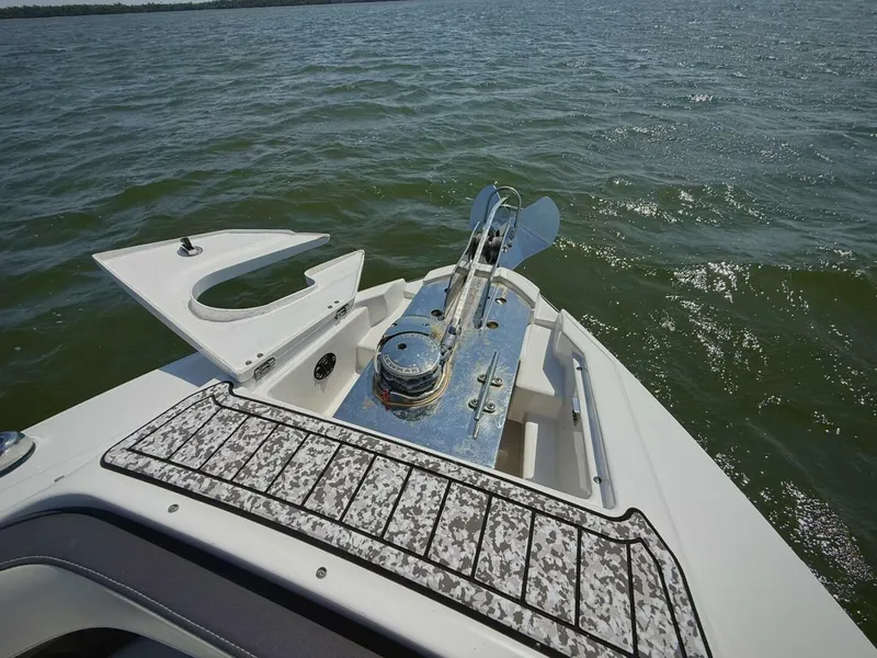 Slide: The Image of Monterey 305 SS 2020 - 20