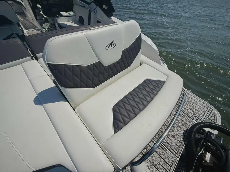Slide: The Image of Monterey 305 SS 2020 - 35