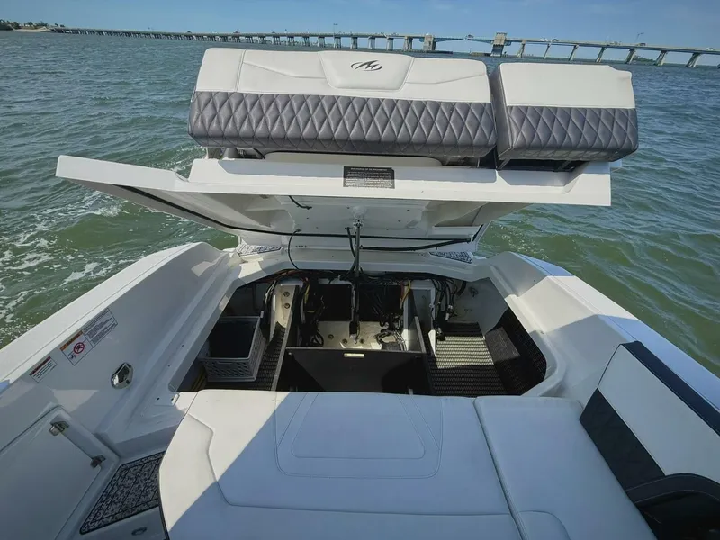Slide: The Image of Monterey 305 SS 2020 - 36