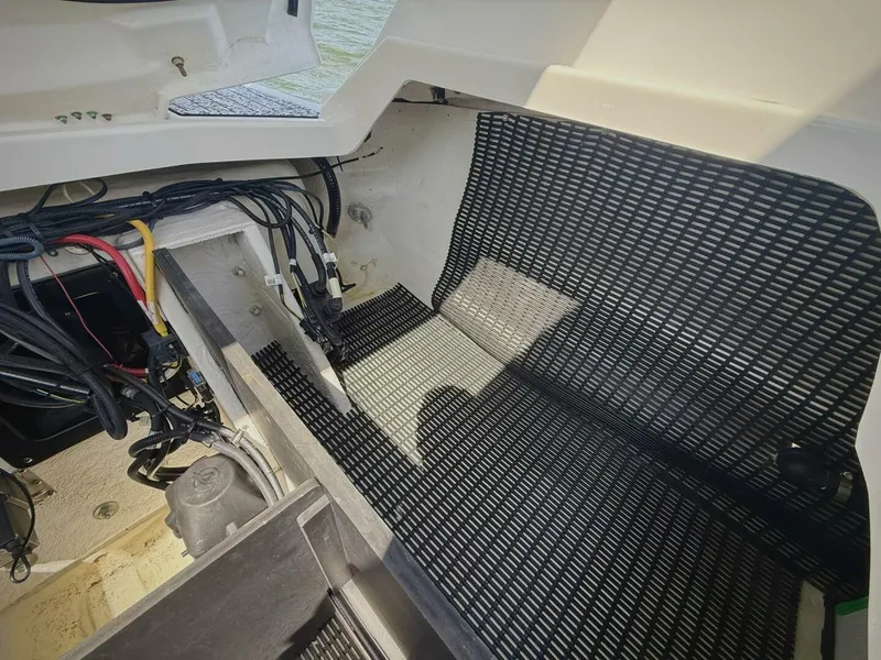 Slide: The Image of Monterey 305 SS 2020 - 40