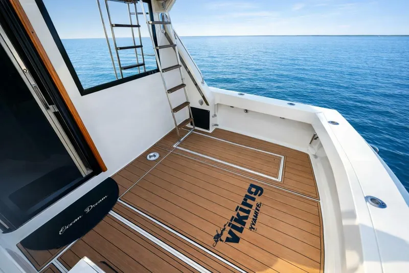 Slide: The Image of Viking Convertible 1986 - 15