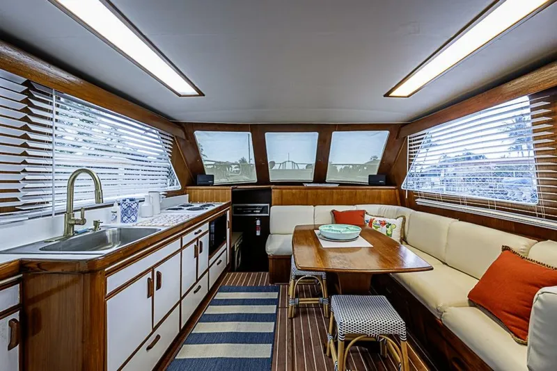 Slide: The Image of Gulfstar 44 Motor Yacht 1985 - 13