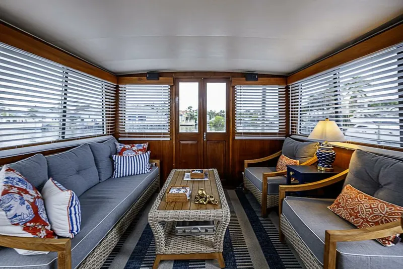 Slide: The Image of Gulfstar 44 Motor Yacht 1985 - 17