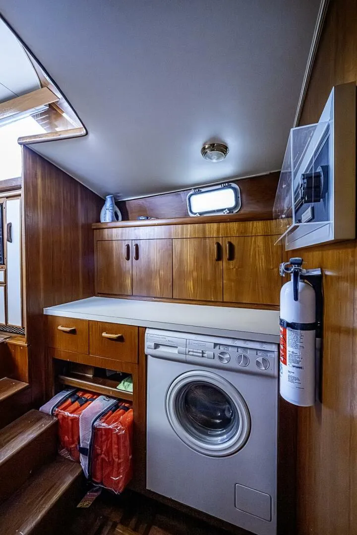 Slide: The Image of Gulfstar 44 Motor Yacht 1985 - 27