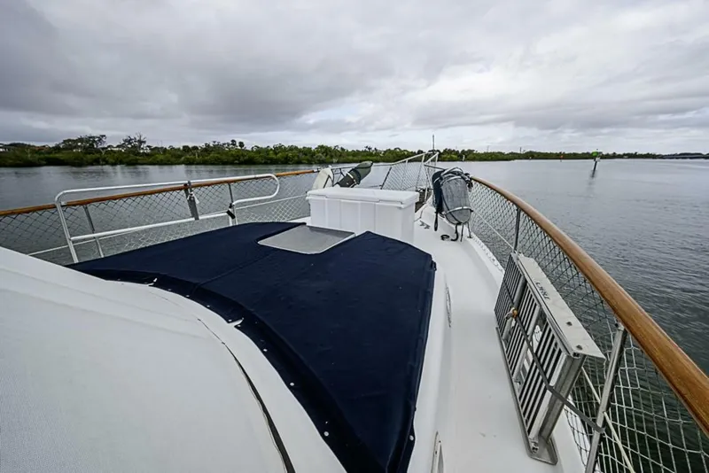 Slide: The Image of Gulfstar 44 Motor Yacht 1985 - 4