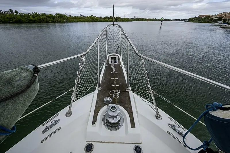 Slide: The Image of Gulfstar 44 Motor Yacht 1985 - 5