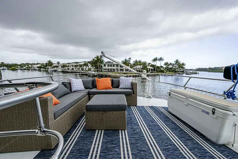 Slide: The Image of Gulfstar 44 Motor Yacht 1985 - 9