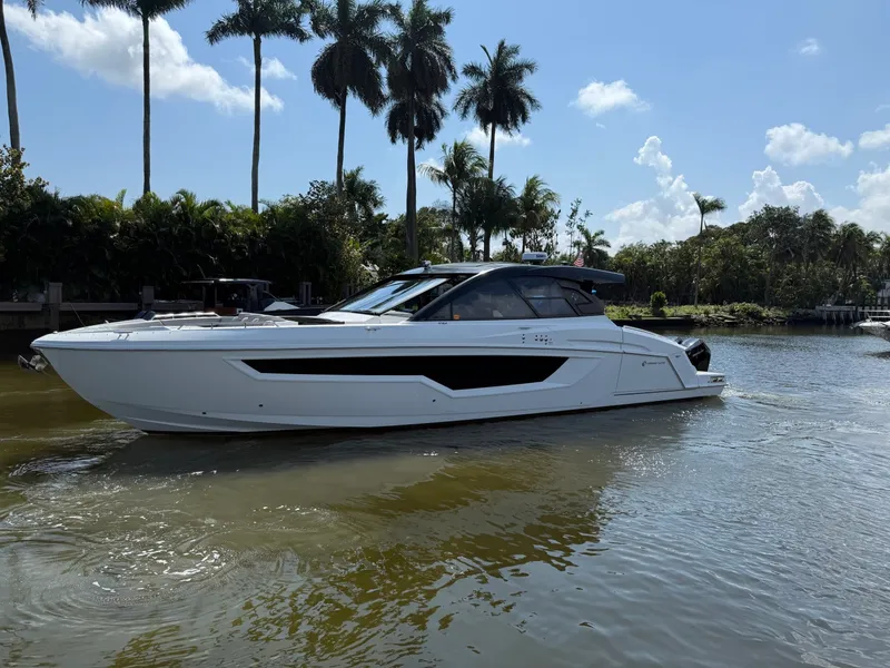 The Image of Cruisers 50 GLS 2024 - 0